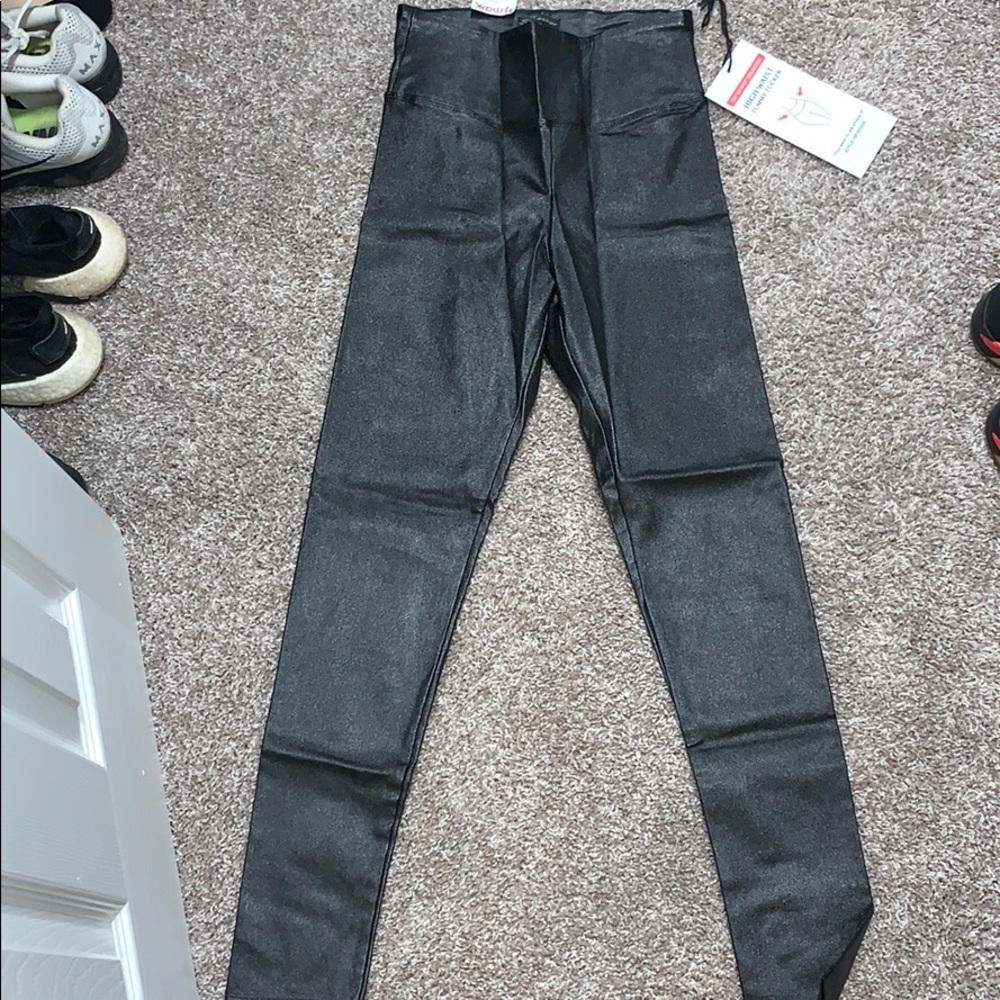 (Fake) leather leggings
